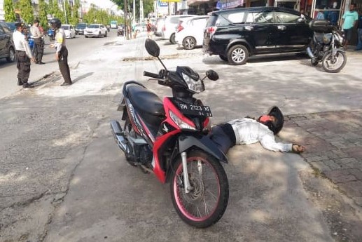 Seorang Pria Ditemukan Tergeletak Tak Bernyawa di Jalan Tuanku Tambusai Pekanbaru