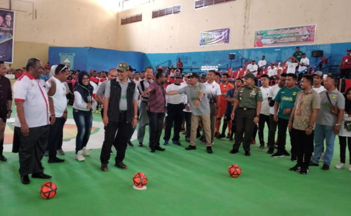Nono Sampono Buka Turnamen Futsal Melati Raya Cup di Sorong