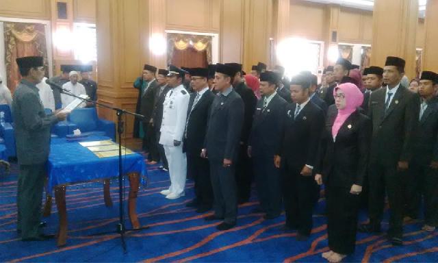 Lantik 8 Pejabat  Eselon III dan IV