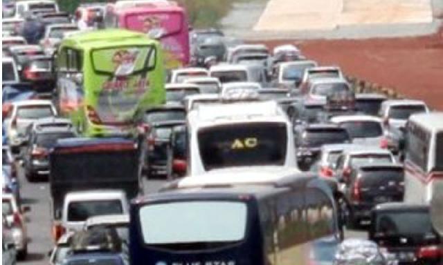 Terjadi Antrean Ratusan Kendaraan