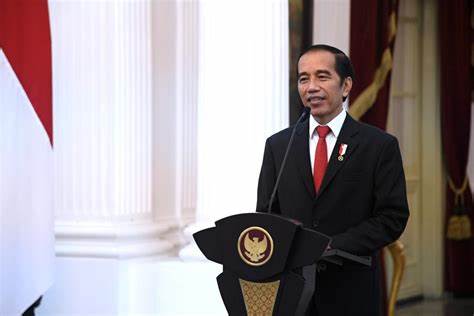 Jokowi Minta Bawaslu Libatkan Masyarakat Awasi Politik Uang