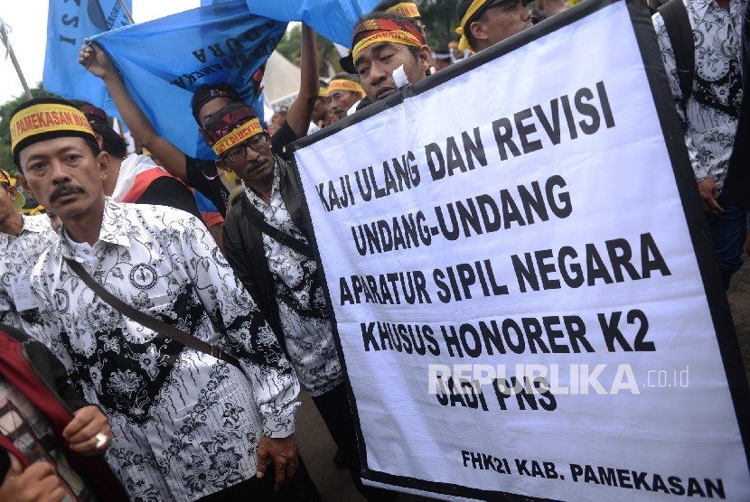 Tenaga Honorer K2 Perlu Perlakuan Khusus, DPR Kembali Inisiasi Revisi UU ASN