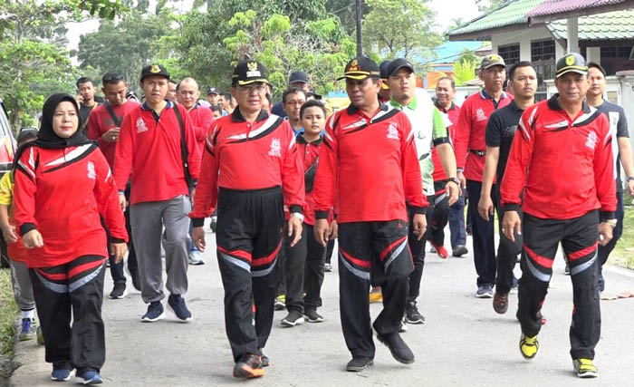 Meriahkan Hari Bhakti Adhyaksa ke-59, Bupati Inhil Ikuti Jalan Santai 