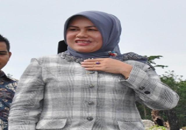 Eva Yuliana Dukung Tim Forki Riau