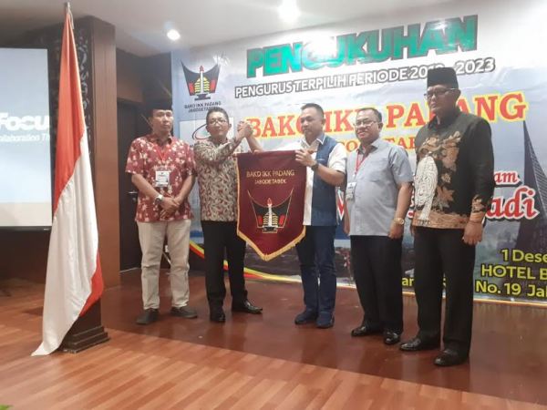 Wakil Wali Kota Padang Kukuhkan Pengurus Bako IKK Padang Jabodetabek