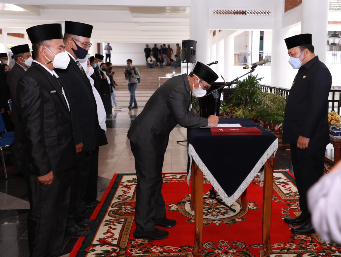 Lantik 200 Pejabat Pemkab Siak, Belasan Posisi Dirombak