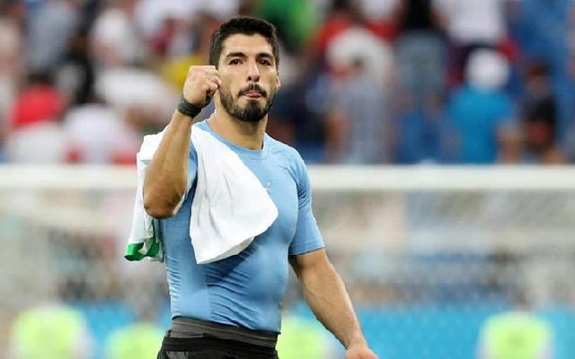 Luis Suarez Bintang Kemenangan Uruguay