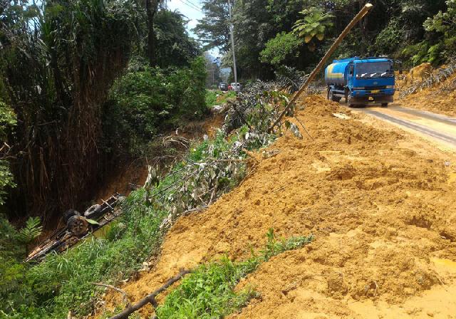 Giliran Pesisir Selatan Dihantam Longsor