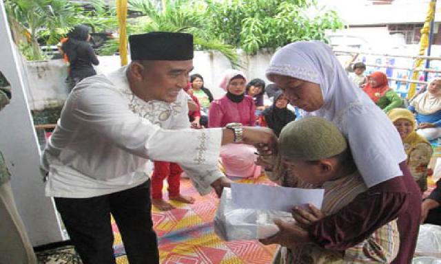 Anggota DPRD Riau Santuni Anak Yatim