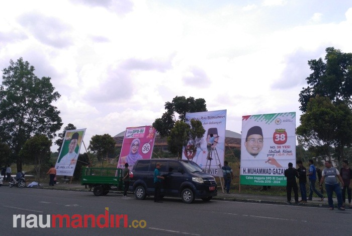 KPU Mulai Pasang APK Pileg dan Pilpres 2019