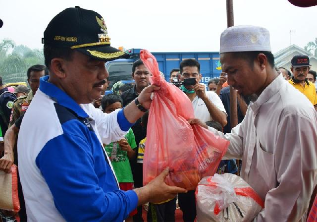 Ratusan Warga Kampar Utara Nikmati Masakan Bupati