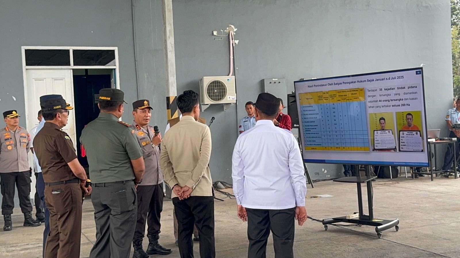 Wapres Gibran Tiba di Riau, Langsung Dipaparkan Penanganan Karhutla