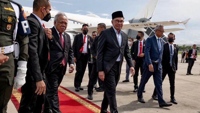 Kunjungan PM Malaysia Jadi Momentum PMI untuk Bersih-Bersih Pungli