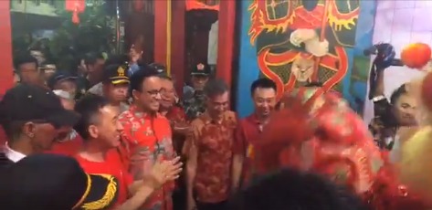 Kunjungi Wihara Dharma Bhakti Petak Sembilan, Anies: Gong Xi Fa Cai