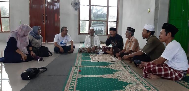 Kunjungi Masjid Al Furqon, PWI Riau Peduli dan Sahabat Pondok Ijo Siap Bantu Sajadah