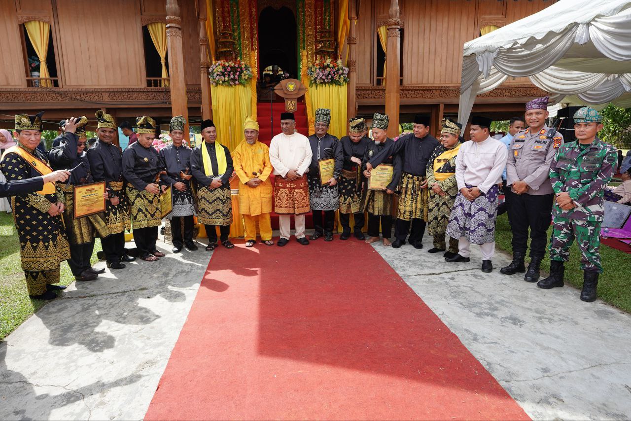 Gubri Wahid Resmikan Istana Raja Rokan