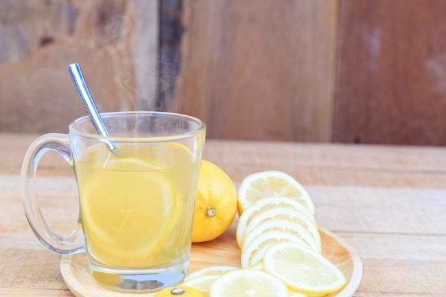 Banyak Minum Air Lemon Bisa Merusak Gigi