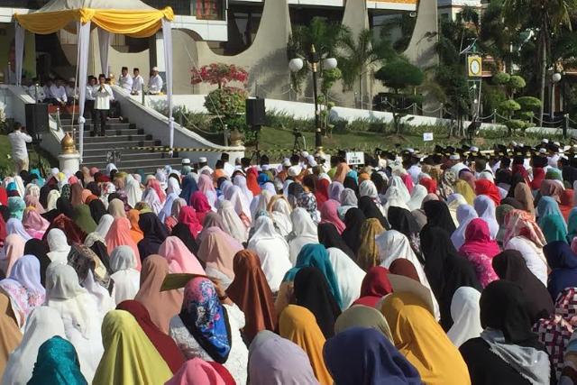 Tausiah di Kantor Gubernur Riau, UAS: Balikkan Iman dengan Bertaubat