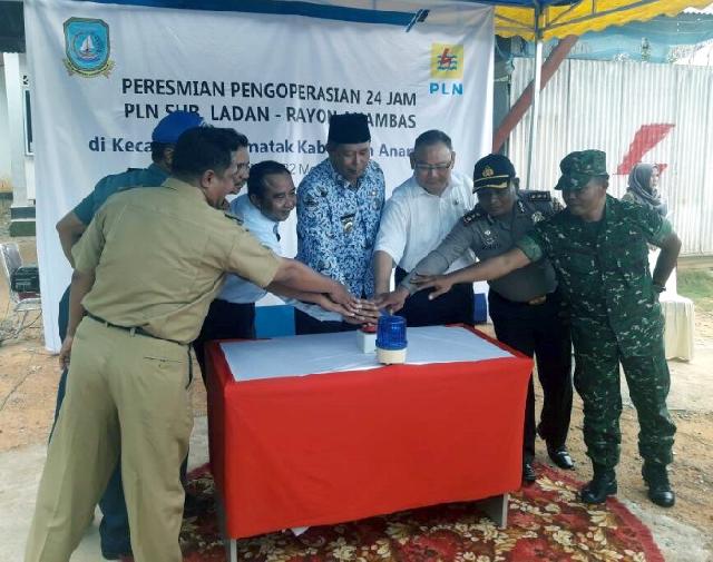 Jelang Ramadhan, PLN Resmikan Pengoperasian Listrik 24 Jam di Pulau Palmatak