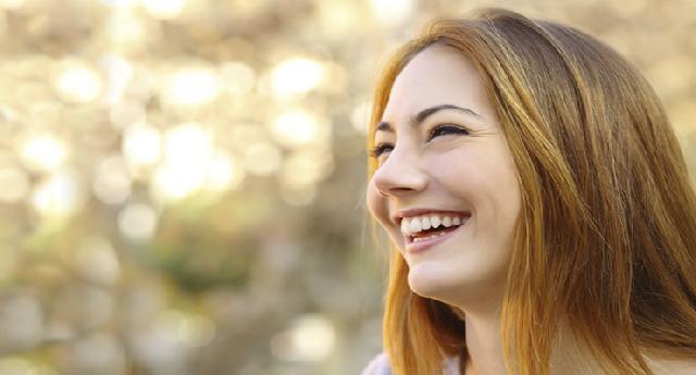 5 Manfaat Dahsyat Tersenyum Bagi Kesehatan
