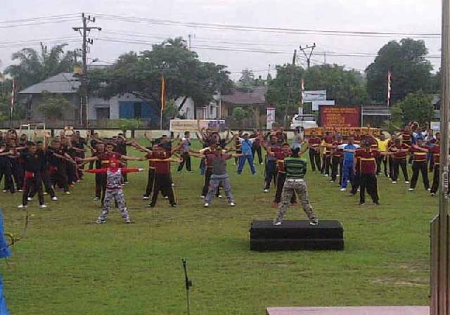 Tingkatkan Kekompakan, TNI-Polri Olahraga Bersama