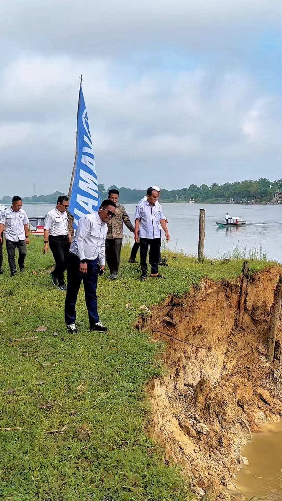 Abrasi Sungai Kampar di Kuala Terusan, Pemkab Pelalawan Rencanakan Penghijauan
