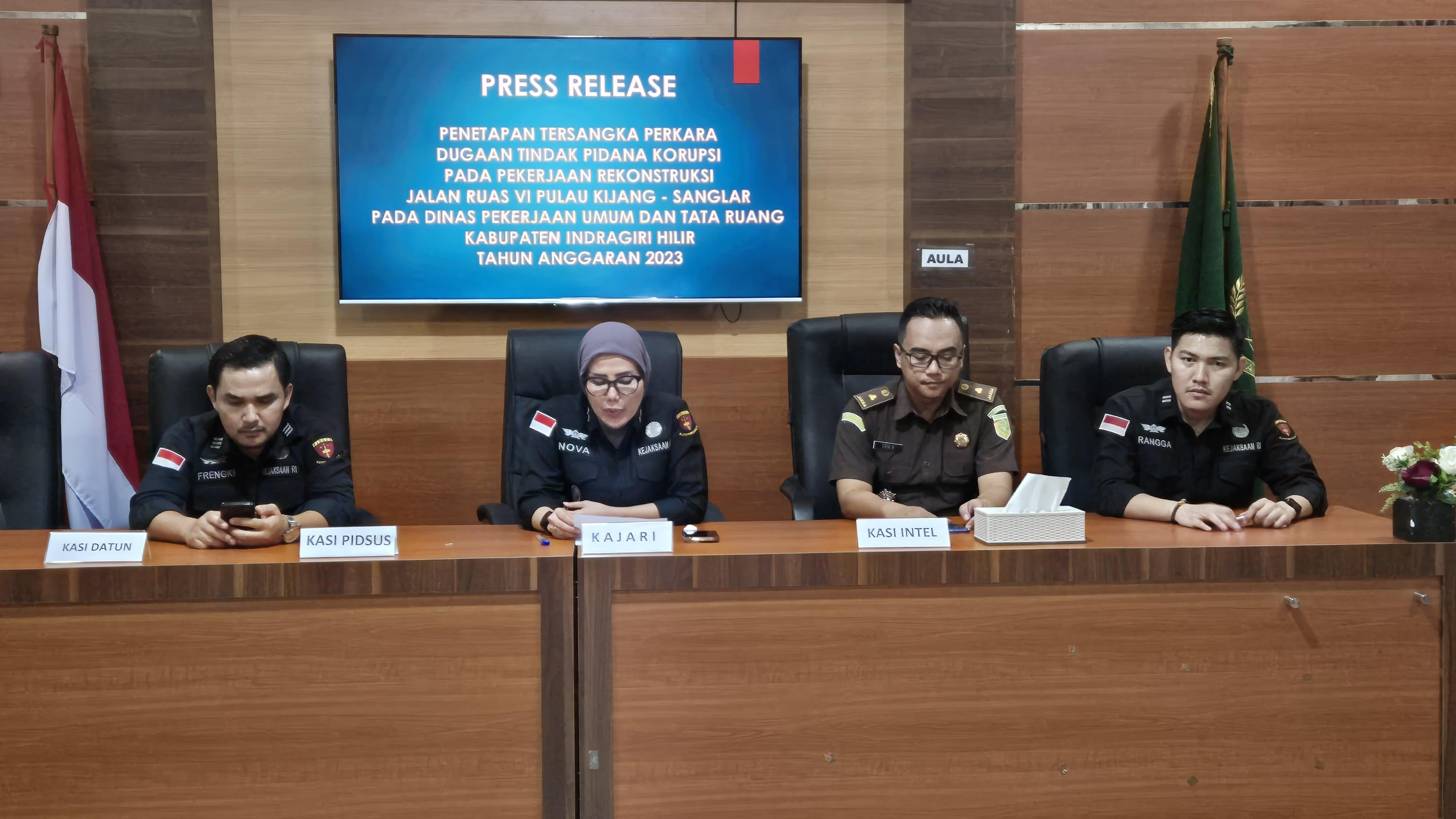 Direktur PT Gunung Guntur dan Kabid Bina Marga Dinas PUTR Inhil Ditahan Kejari Inhil, In Perkaranya