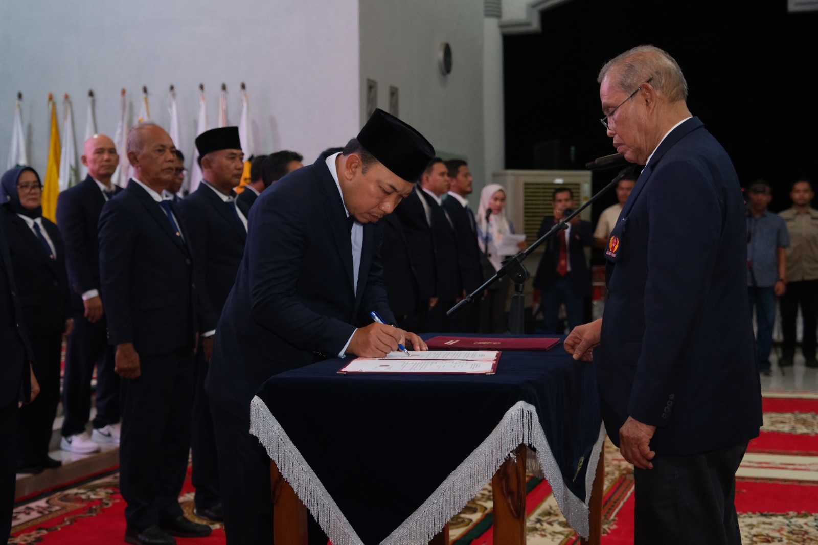 Ketua KONI Riau Lantik Pengurus KONI Siak Periode 2023-2027