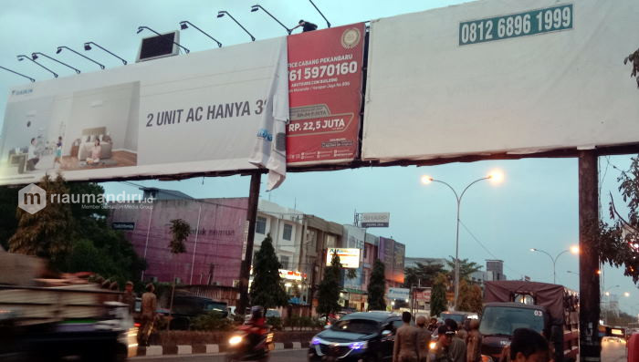 Kasatpol PP Pekanbaru: Kita Tak Ada Anggaran Potong Bando Reklame