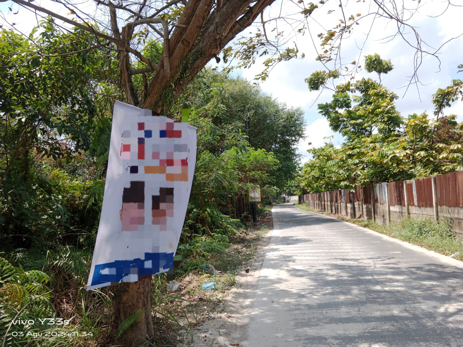 Banyak Spanduk Bacalon Melekat di Pohon, Satpol PP Pekanbaru Tegaskan Akan Tertibkan