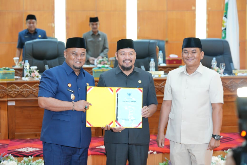 Pemkab Siak Sampaikan Nota Keuangan Daerah APBD Perubahan 2025