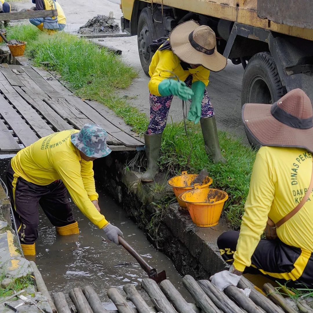 Pemko Pesan 3 Excavator Atasi Banjir di Pekanbaru