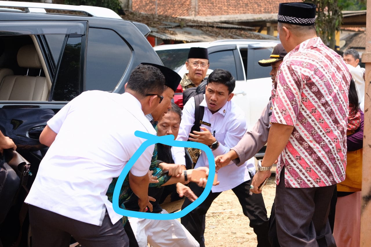 Wiranto Menderita 2 Luka Tusukan Dalam, Dirujuk ke RSPAD Jakarta 