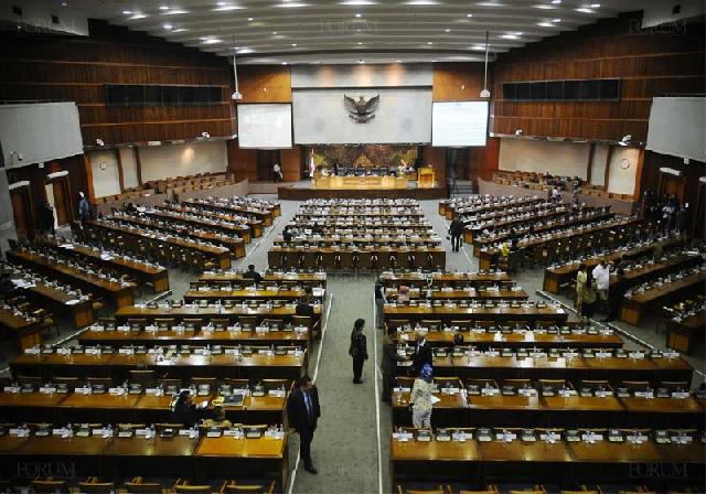 Rapat Paripurna Ditunda