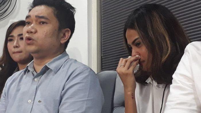 Beredar Rumor Kedekatan Vanessa Angel dengan Pengacaranya