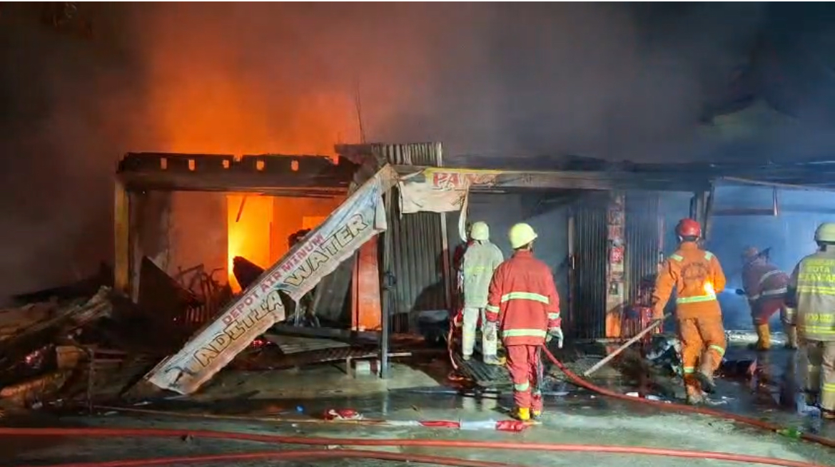 Satu Rumah dan Tiga Kios di Jalan Cipta Karya Terbakar