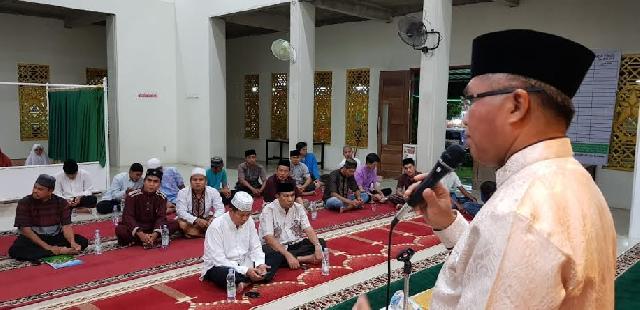 Bersafari Ramadan ke Musala Nurul Farah, Rektor Titip Mahasiswa UIR