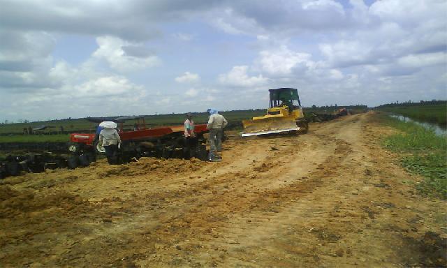 Warga KHS Desak Dibangun Jalan Perkebunan