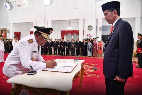 Siang Ini Presiden Lantik Wan Thamrin Sebagai Gubernur Riau