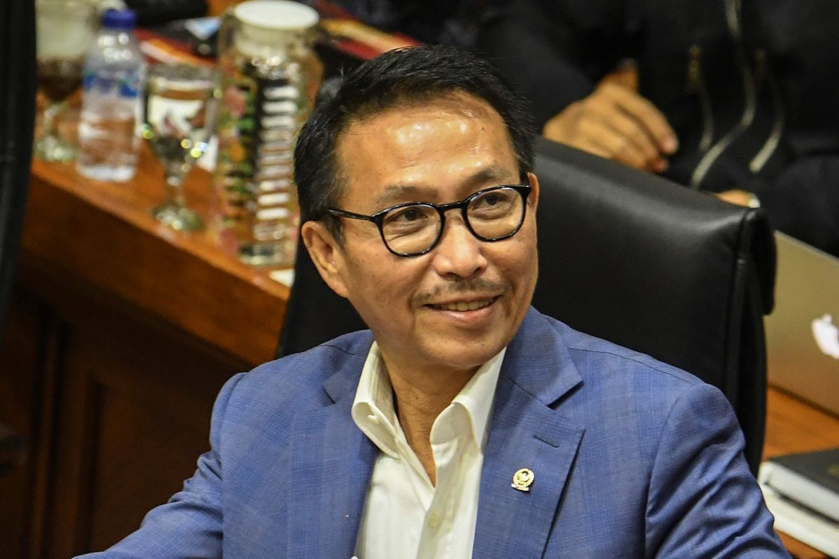Ketua Komisi III DPR Temui Kapolda Metro Jaya Terkait Pembakaran Bendera PDIP