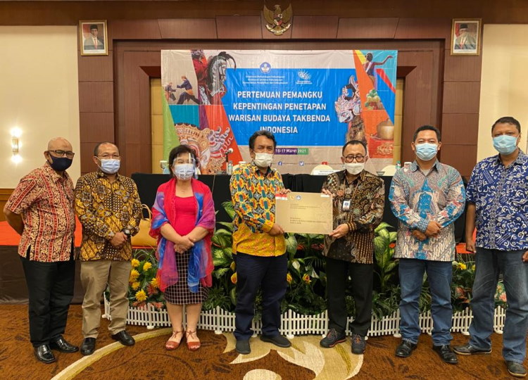 Riau Terima Penghargaan 10 Sertifikat WBTb dari Kemendikbud RI