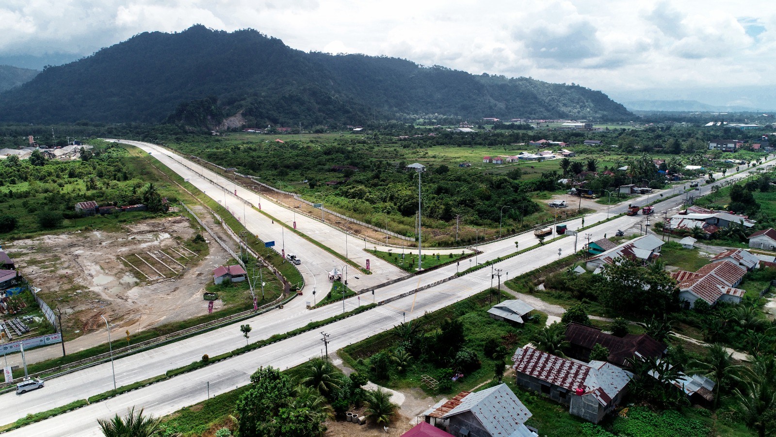 Progres Pengerjaan Kontruksi Tol Pekanbaru-Padang Capai 75,13 Persen