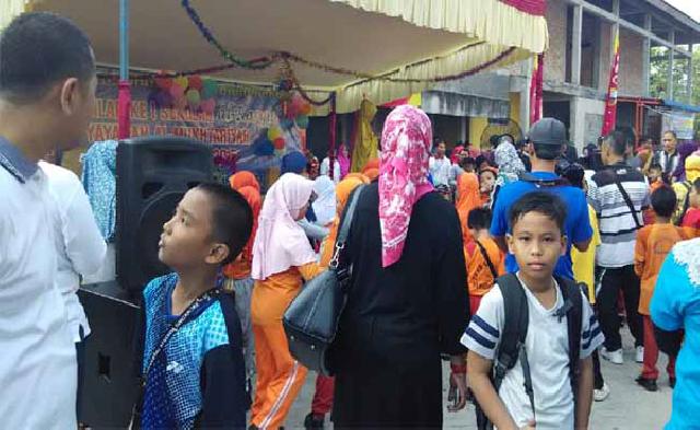 Dimeriahkan 1000-an Siswa dan Wali Murid