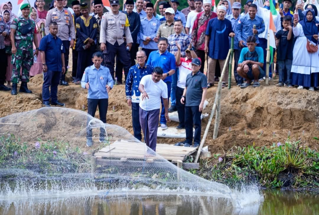 Peringati Hari Jadi ke-14 Desa Koto Tibun, Warga Gelar Tradisi Mangghawuo Basamo