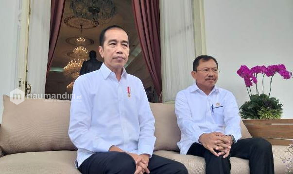 Ingin Pembatasan Sosial Skala Besar, Jokowi Minta Apotek-Toko Bahan Pokok Tetap Buka