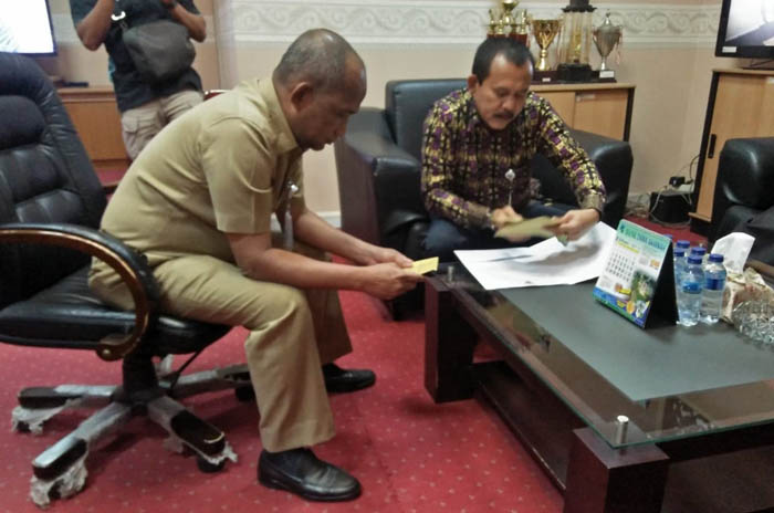 Ketua KI Riau Minta Sekdakab Pelalawan Instruksikan Selurah Kades Ikuti Bimtek