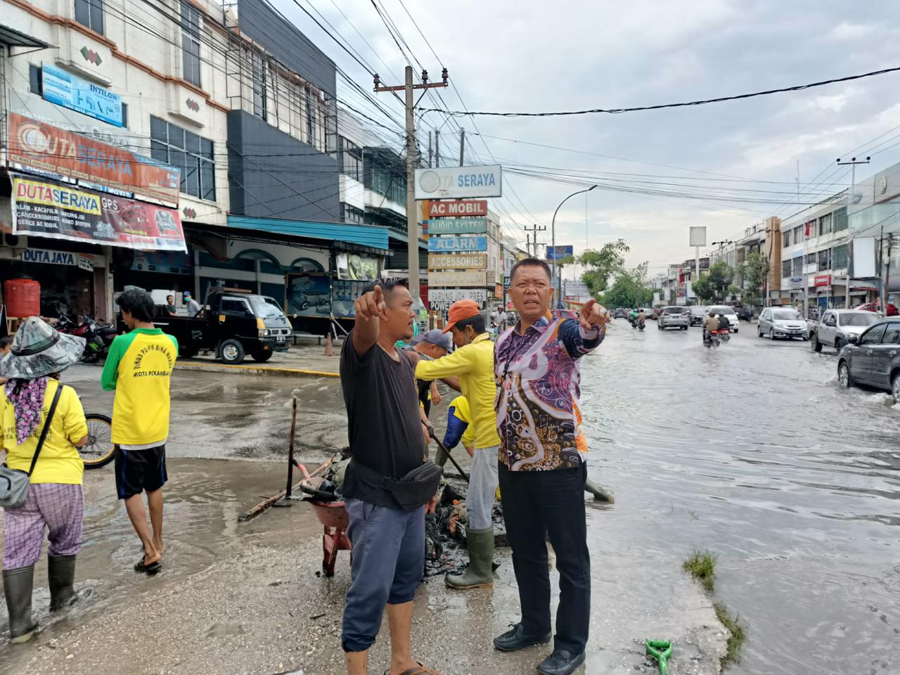 Drainase Disemen Jadi Penyebab Jalan Riau Pekanbaru Sering Banjir
