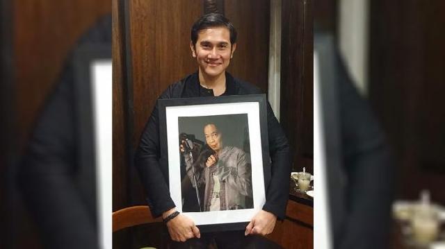 Vino G. Bastian Kesulitan Memerankan Sosok Chrisye