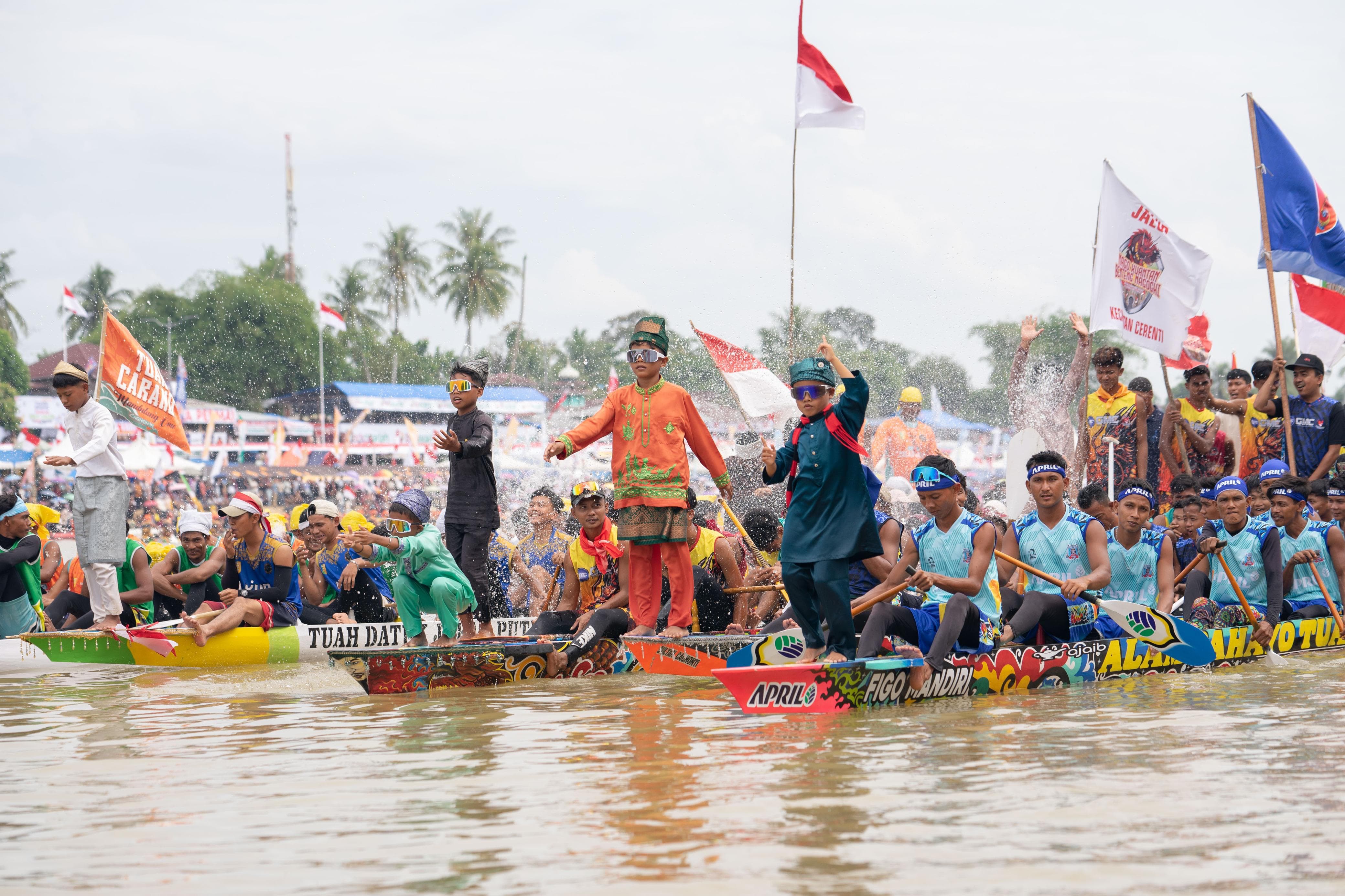 Jaga Warisan Budaya, RAPP Sponsori 4 Jalur pada Festival Pacu Jalur 2025
