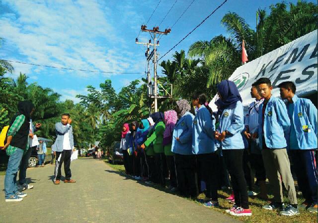 Diskes Riau dan Mahasiswa Goro di Pangean